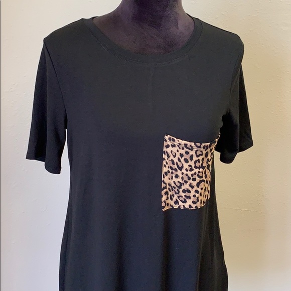 Zenana Cheetah Pocket Tee - Picture 3 of 4